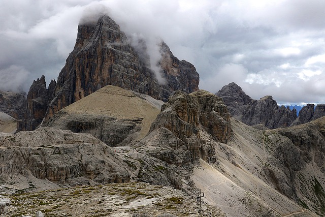 adventure-hiking-climbing-rafting-biking-640x480-10250205.jpeg