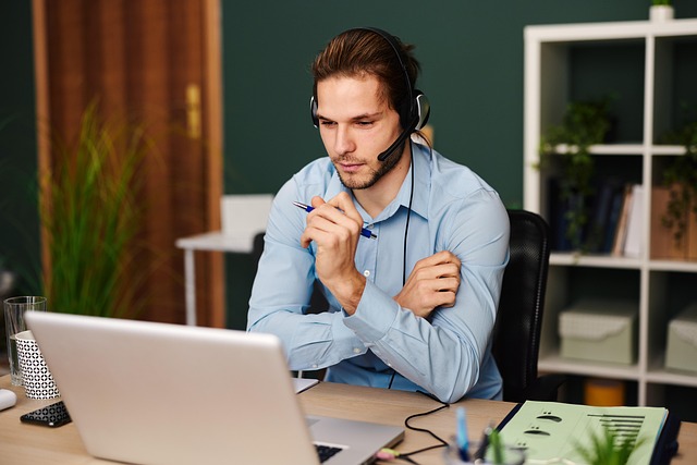Revolutionize Customer Service: Intelligent AI Assistant Boosts Satisfaction & Profit