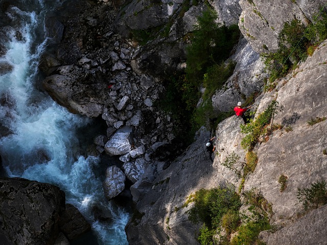 climbing-rocks-adventure-fitness-boulder-640x480-63564577.jpeg