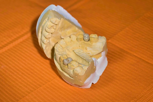 dentistsmilewhite-teeth-640x480-42578736.jpeg