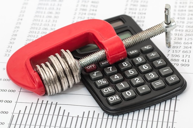 invoice-factoring-finance-cash-business-640x480-9155244.jpeg