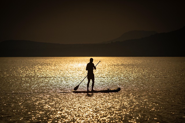 kayaking-water-paddleboard-adventure-lak-640x480-59935735.jpeg