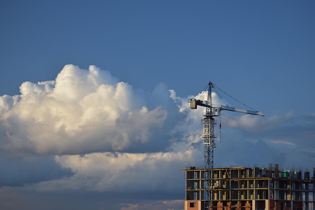 Leasing vs Buying: Weighing Financial Implications in Retail and Beyond
