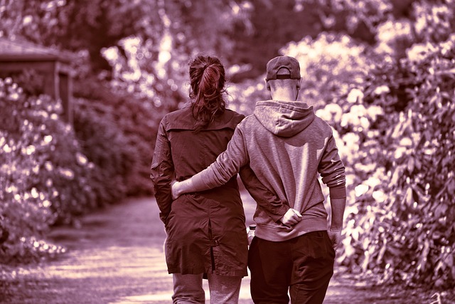 peopleyoung-manyoung-womancouple-640x480-23139761.jpeg