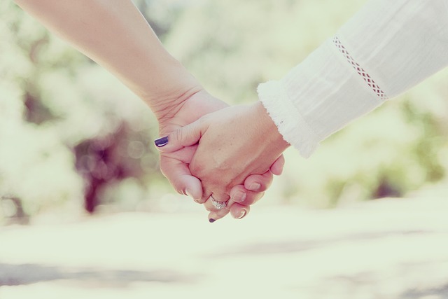 peopleyoung-manyoung-womancouple-640x480-86333866.jpeg