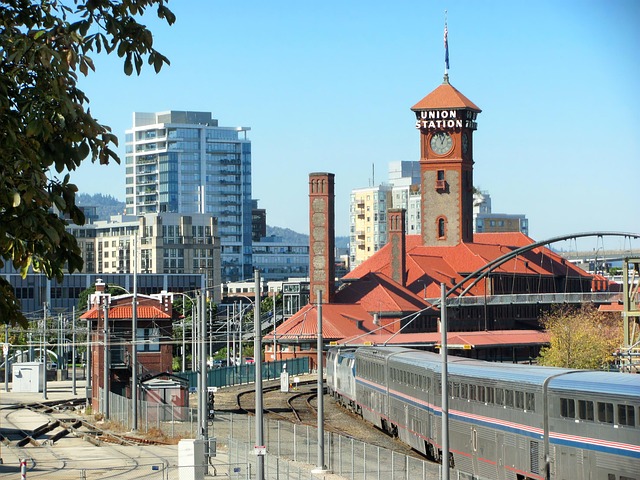 railroad-trains-tracks-industry-oregon-h-640x480-46060671.jpeg