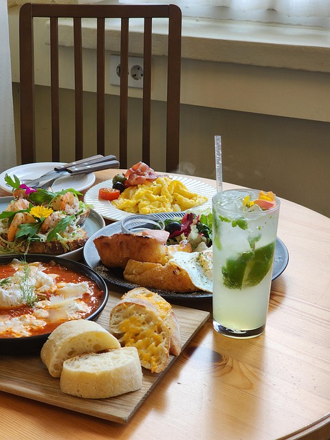 restaurants-dining-cuisine-food-brunch-v-640x480-88969149.jpeg