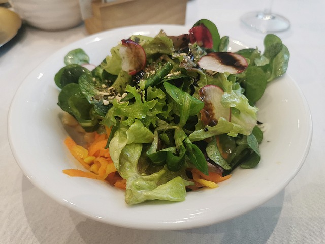 saladsandwichmexican-foodbeerwinemeal-640x480-59522715.jpeg