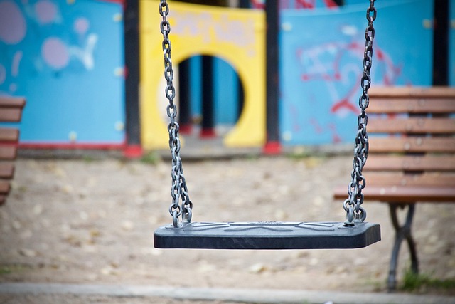 swing-640x480-47750467.jpeg