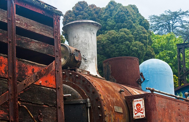 tanker-dome-valve-hazmat-equipment-drill-640x480-37859413.jpeg