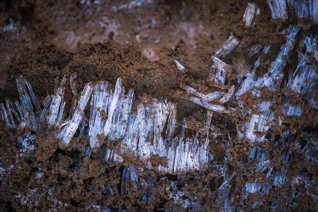 Mastering Frozen Pipes Prevention: Locating & Maintaining Shutoff Valves