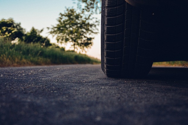 Maximizing Asphalt Shingle Durability: Finding Pros for Optimal Installation and Maintenance