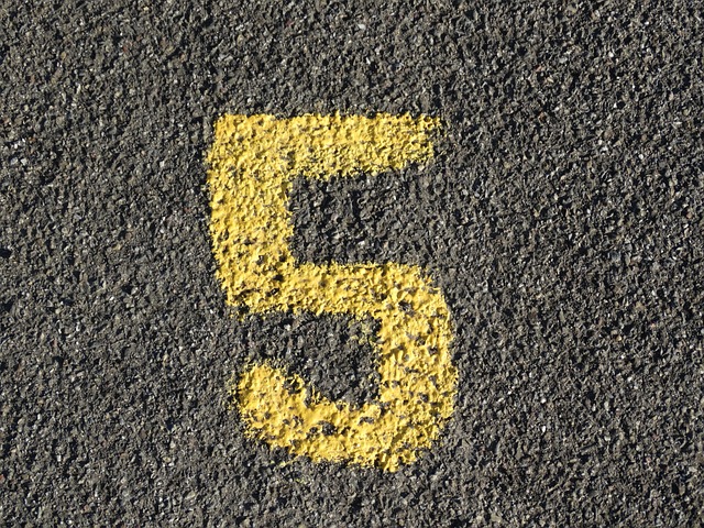 asphalt-shingle-640x480-81647442.jpeg