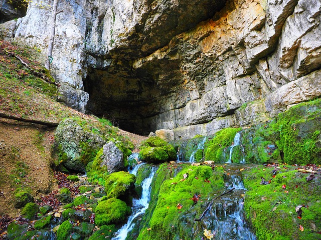 caves-640x480-36792466.jpeg