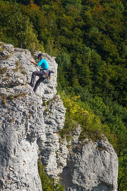climbing-640x480-11012712.jpeg