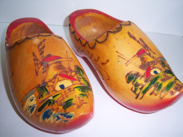 clog-640x480-29843588.jpeg