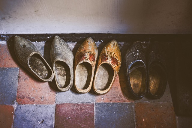 clog-640x480-62692237.jpeg