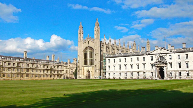 college-640x480-61816586.jpeg