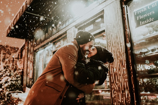 couple-640x480-74517584.jpeg