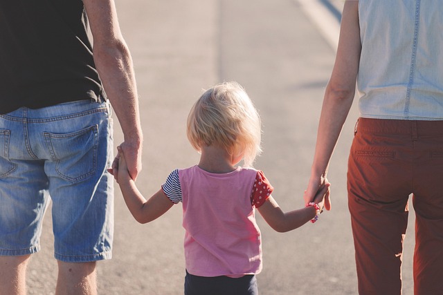 family-640x480-47781378.jpeg