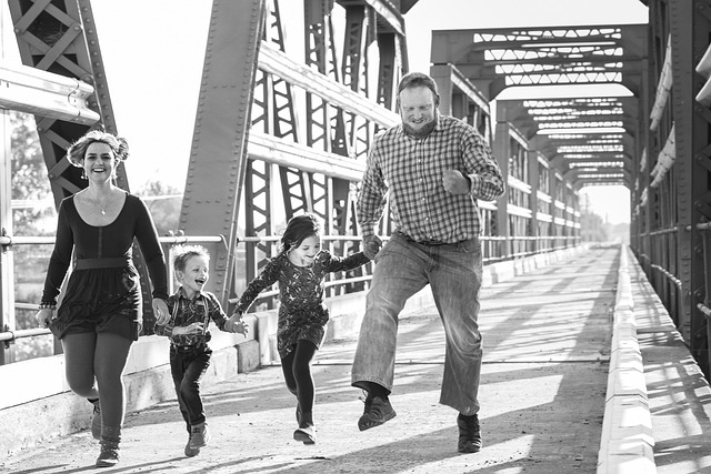 family-640x480-5996953.jpeg