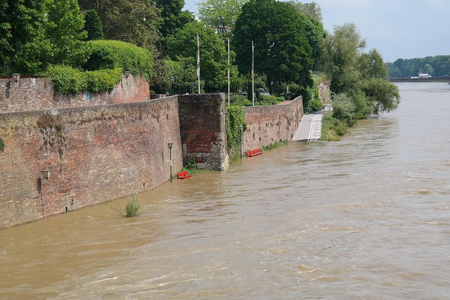 flood-640x480-32318070.jpeg