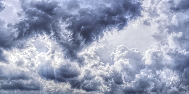 humidity-640x480-90245790.jpeg