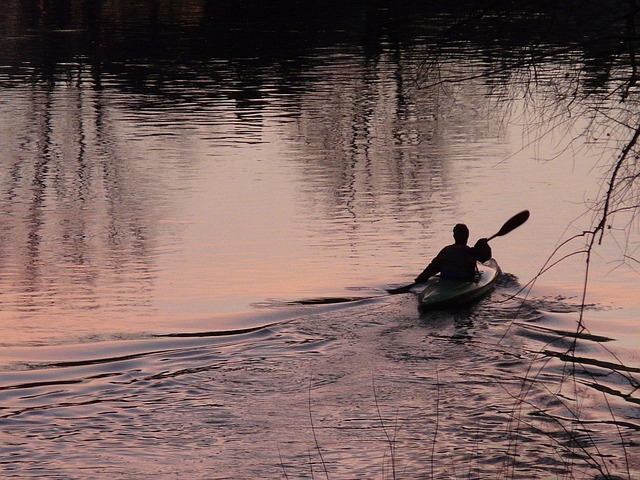 kayaking-640x480-55928854.jpeg
