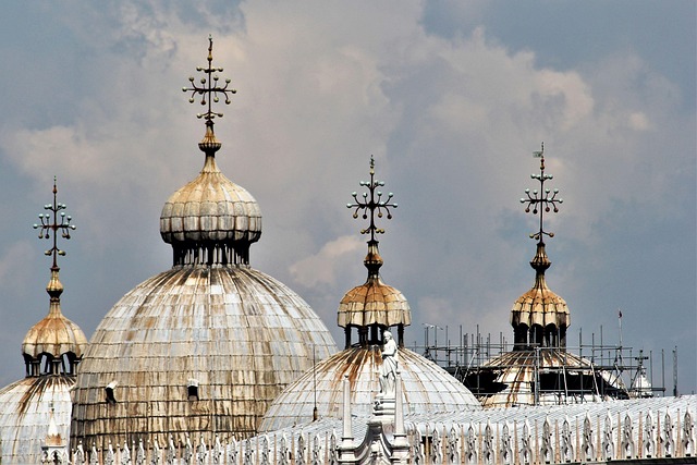 landmarks-640x480-30545869.jpeg