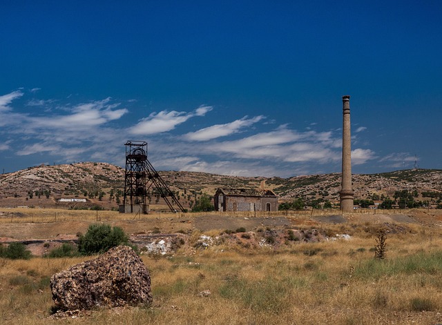 mining-640x480-48452782.jpeg