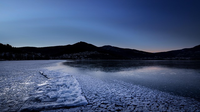 outdoors-640x480-30705505.jpeg