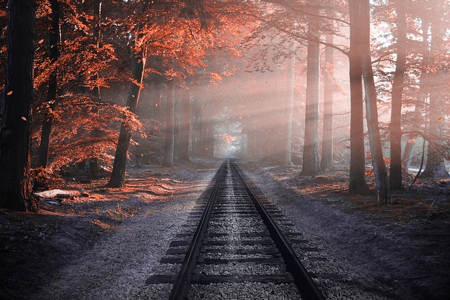 railroad-640x480-83164666.jpeg