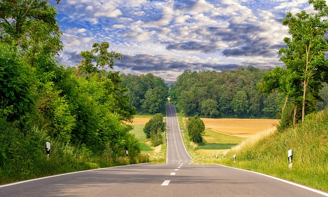 road-640x480-50856987.jpeg
