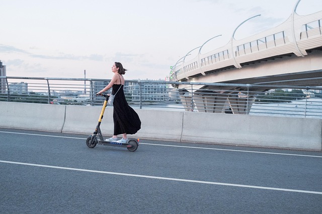 road-640x480-89126496.jpeg