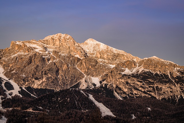 scenic-640x480-56215747.jpeg