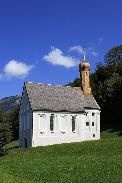 shingle-roof-640x480-37561544.jpeg