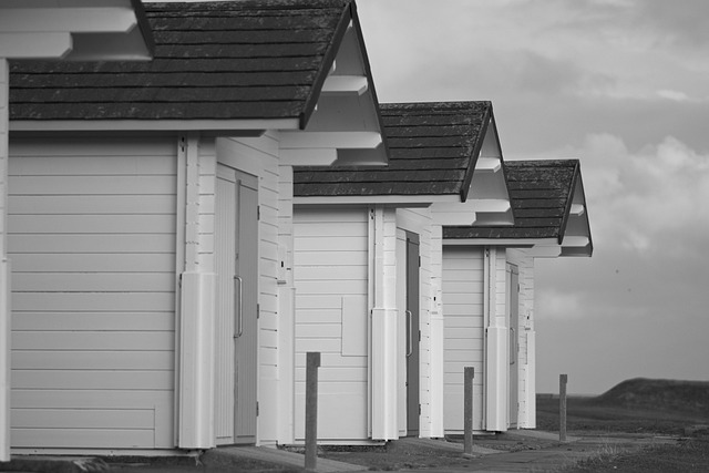 shingle-roof-640x480-54158505.jpeg