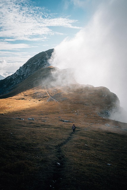 trails-640x480-22265313.jpeg