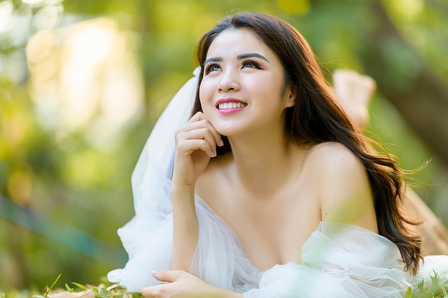 young-woman-640x480-42643590.jpeg