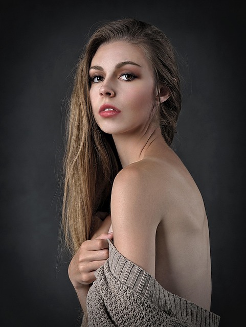 young-woman-640x480-43997666.jpeg