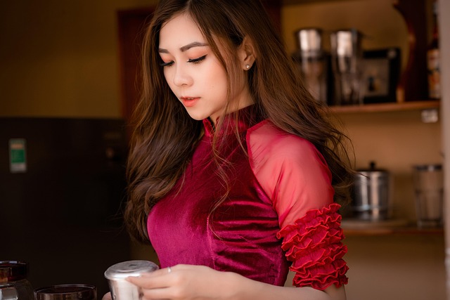 young-woman-640x480-67633245.jpeg
