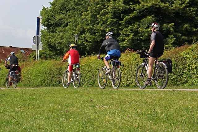 biking-640x480-40504160.jpeg