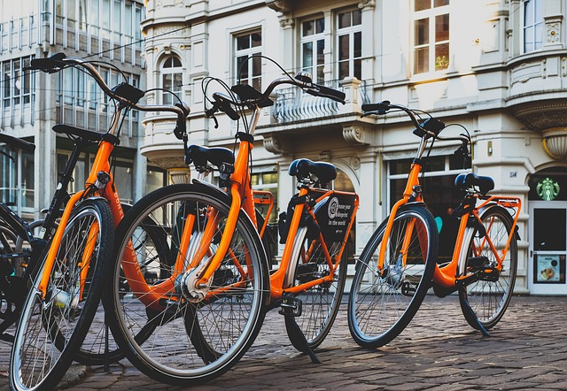biking-640x480-83747147.jpeg