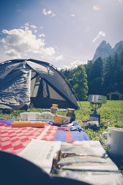 camping-640x480-30095184.jpeg