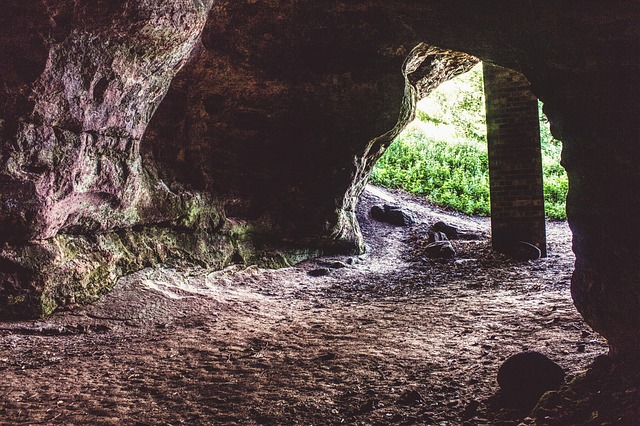 caves-640x480-35038516.jpeg