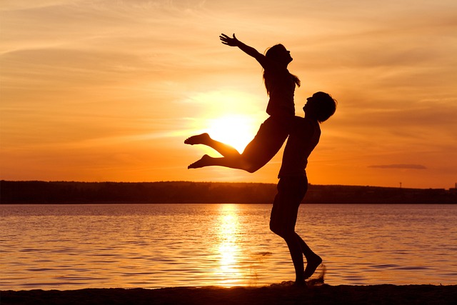couple-640x480-98250860.jpeg