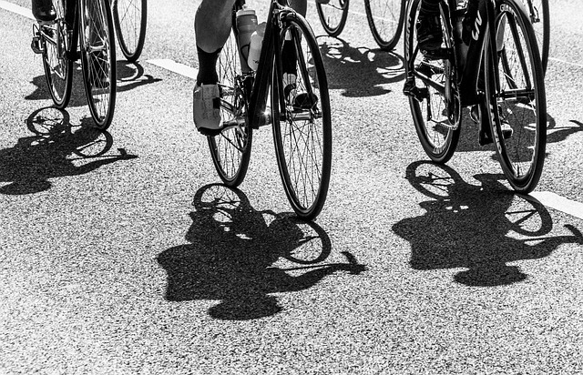 cycling-640x480-79399966.jpeg