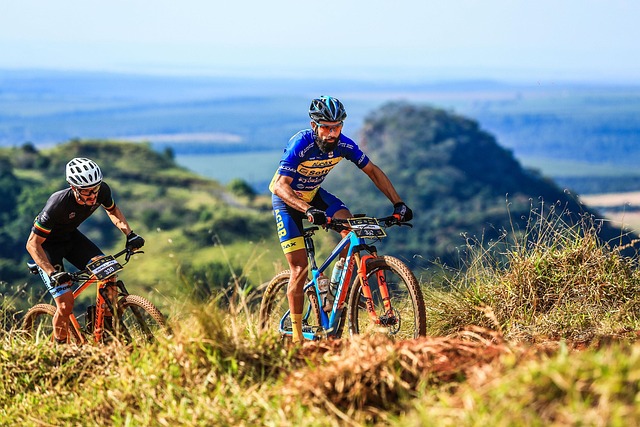 cycling-640x480-98743643.jpeg