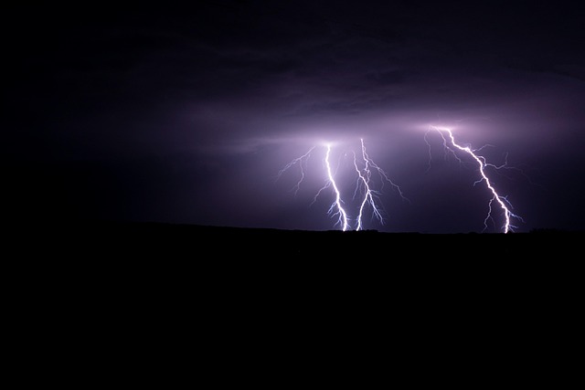 electric-lights-640x480-38513713.jpeg