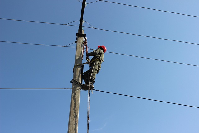 electrician-640x480-45500934.jpeg